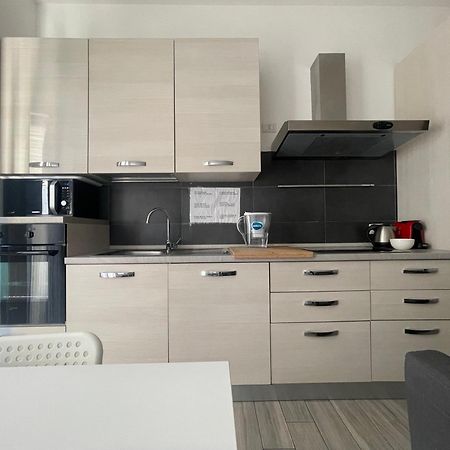 Gardone Apartment - Ampio Appartamento Con 2 Camere Da Letto - Comodo Per Duomo! Milão Exterior foto