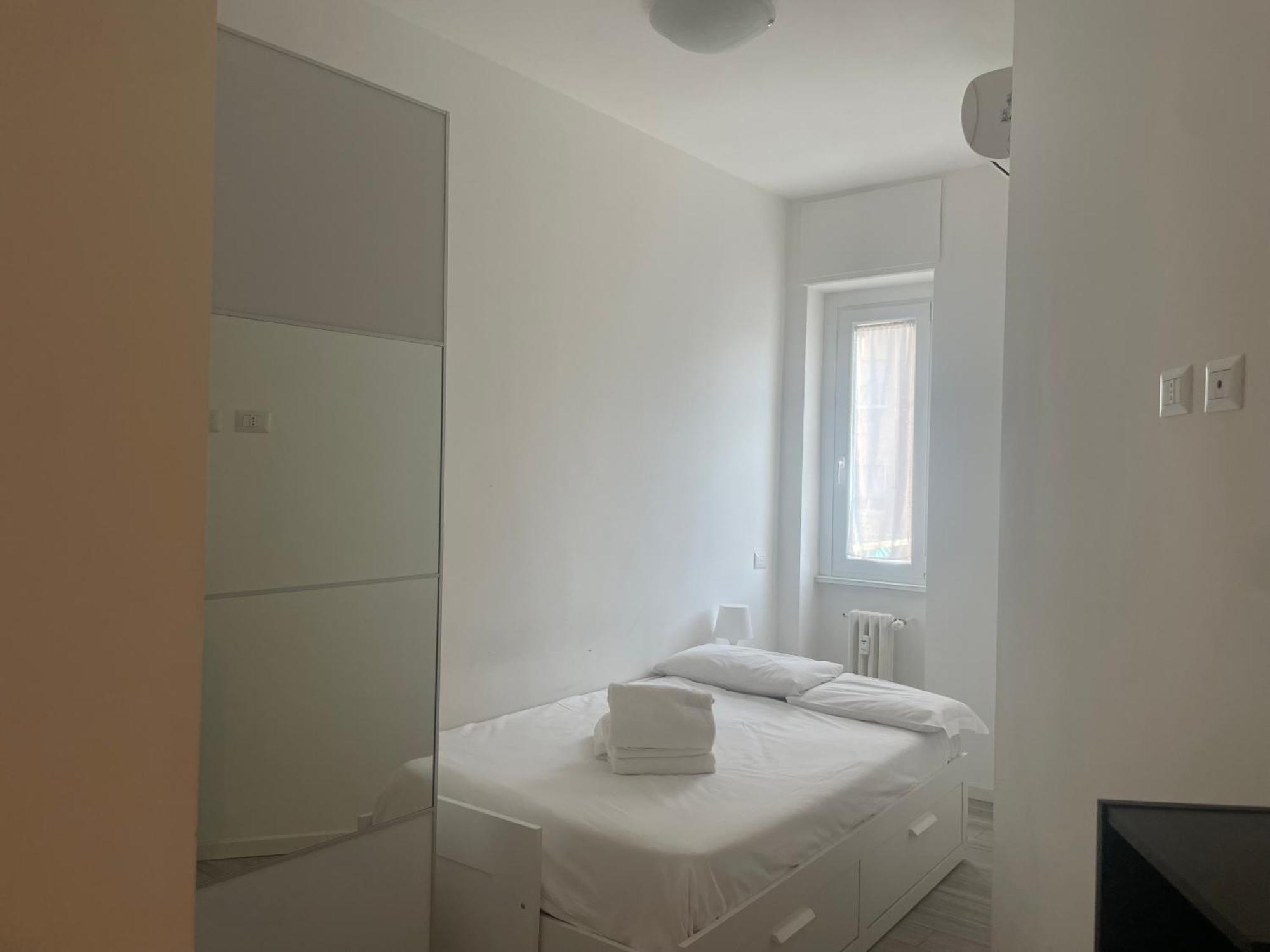 Gardone Apartment - Ampio Appartamento Con 2 Camere Da Letto - Comodo Per Duomo! Milão Exterior foto